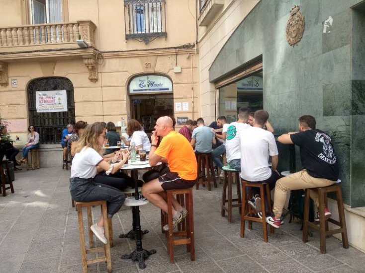 Hostecar solicita la ampliación de los horarios de cierre de bares y restaurantes de cara a la Semana Santa