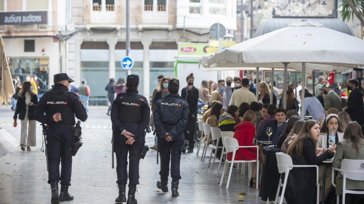 Las exigentes medidas y elevadas tasas requeridas por el Ayuntamiento de Cartagena generan una escasa participación de hosteleros en la celebración de la ‘Tardebuena’ y la ‘Tardevieja’